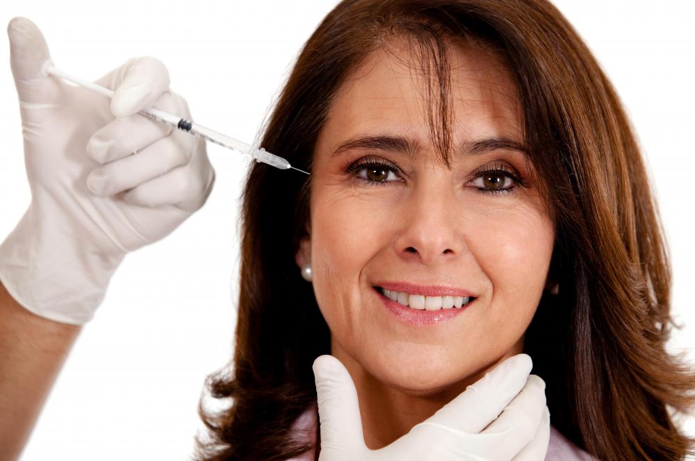 A mini neck lift may be performed to treat moderate sagging and drooping along the neck line.