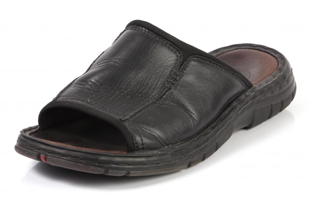 Wearing open-toed footwear may be a good idea for the first few hours following a pedicure.