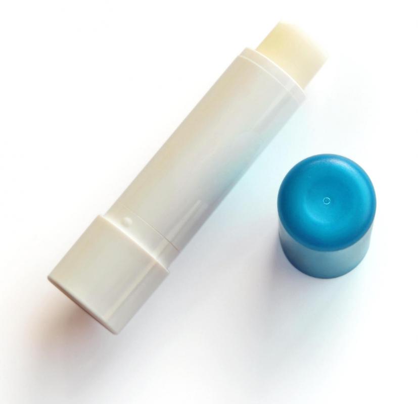 There are a number of benefits to using beeswax lip balm.