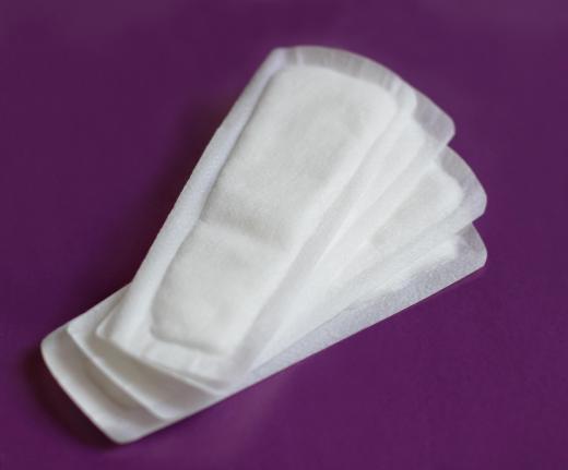 Women who have sensitive skin should use only unscented, undyed maxi pads.
