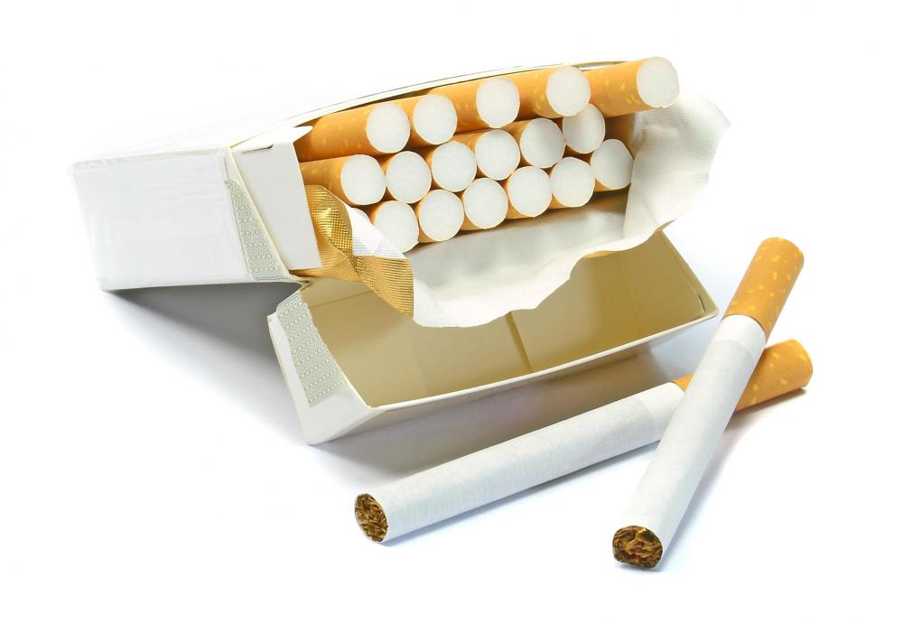 Smoking cigarettes may contribute to sagging skin.