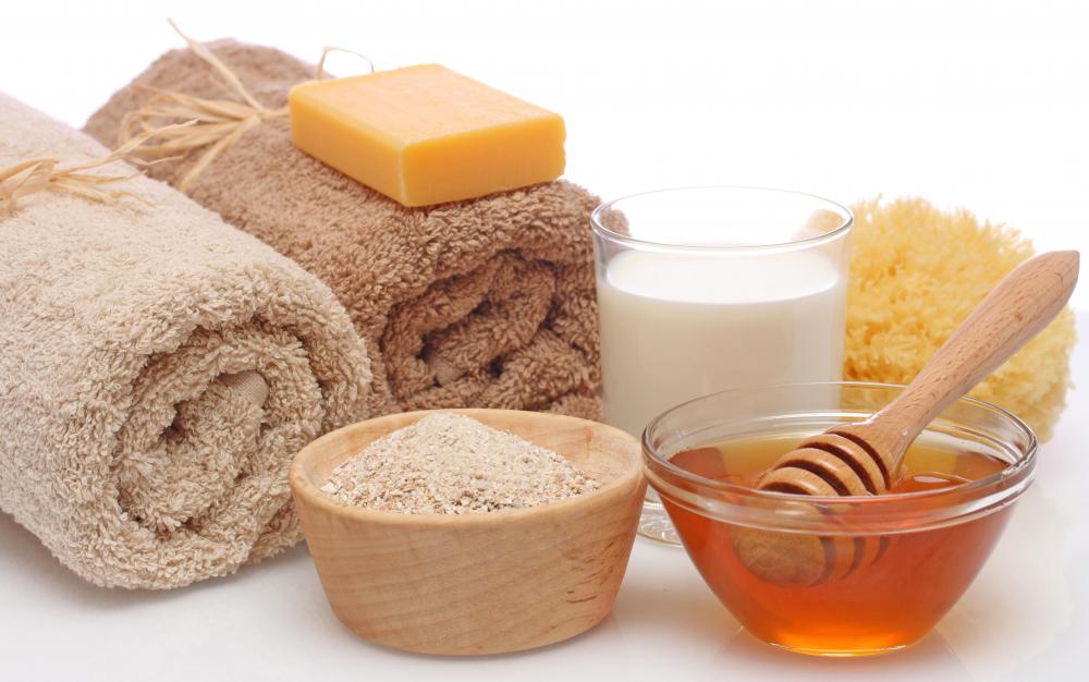 What Is an Oatmeal Bath? (with pictures)