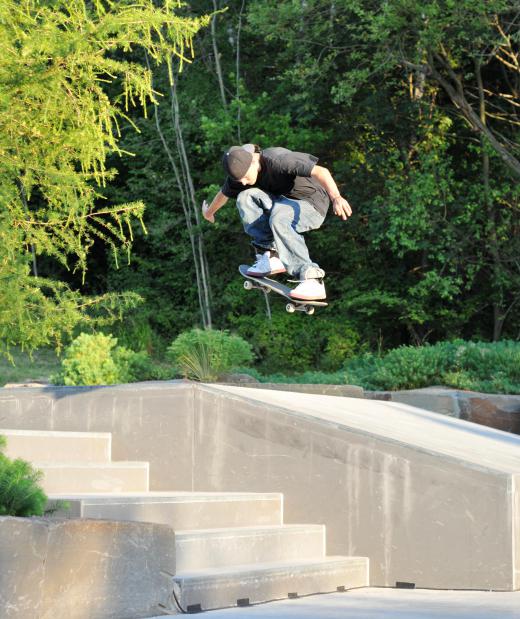 Some types of fitted hats are worn by skateboarders.