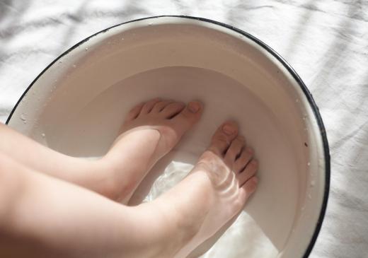 Soaking the feet is the best way to achieve foot exfoliation.