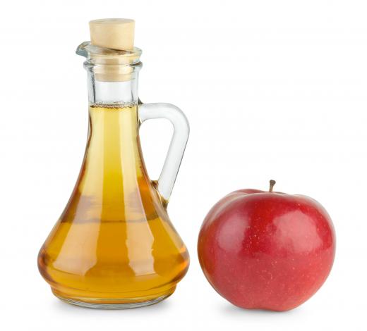 Apple cider vinegar is commonly used as an ingredient in vinegar douches.