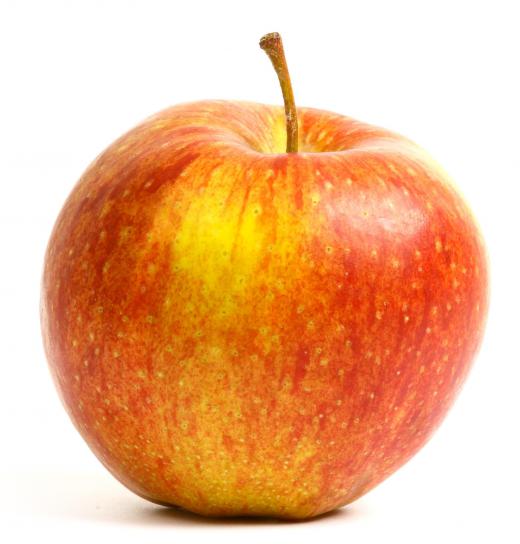 Eating an apple at the end of a meal can help clean the teeth.