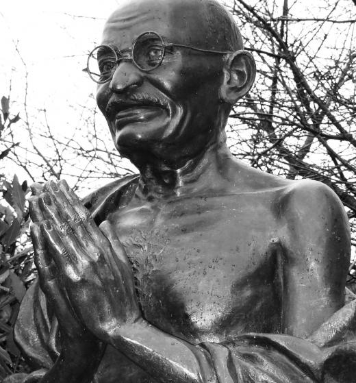 Mohandas Gandhi famously wore round glasses.