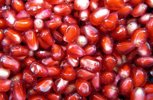 Pomegranate seed extract works as an antioxidant.