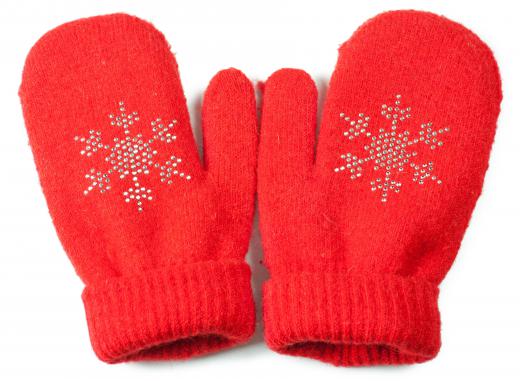 What is the Difference Between Mittens and Gloves?