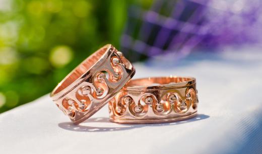 Rose gold is a pinkish color.