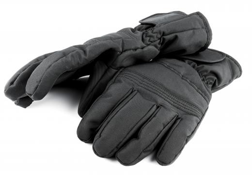 Gloves with water resistant outer shells keep hands dry.