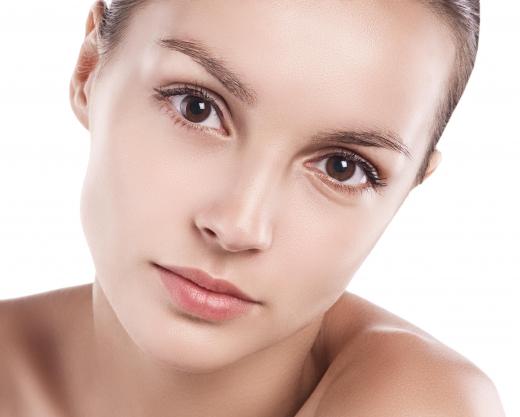 People with normal skin often have clearer skin with small pores.