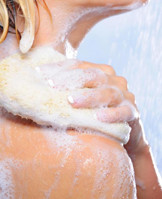 Washing mitts help bath gels produce more lather.