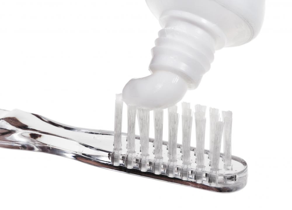 What are the Benefits of Using Baking Soda Toothpaste?
