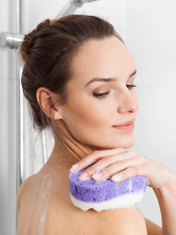How Do I Choose the Best Exfoliating Sponge? (with pictures)